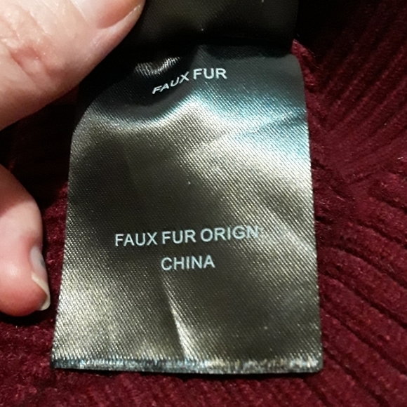 Love Token (Women's XS) Wine colored Pullover Knit Sweater with Faux Fur Cuffs - Picture 6 of 7